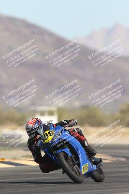 media/Oct-30-2025-Racers Edge (Thu) [[dabbdaf680]]/3-B Group/Session 2 (Turn 14)/